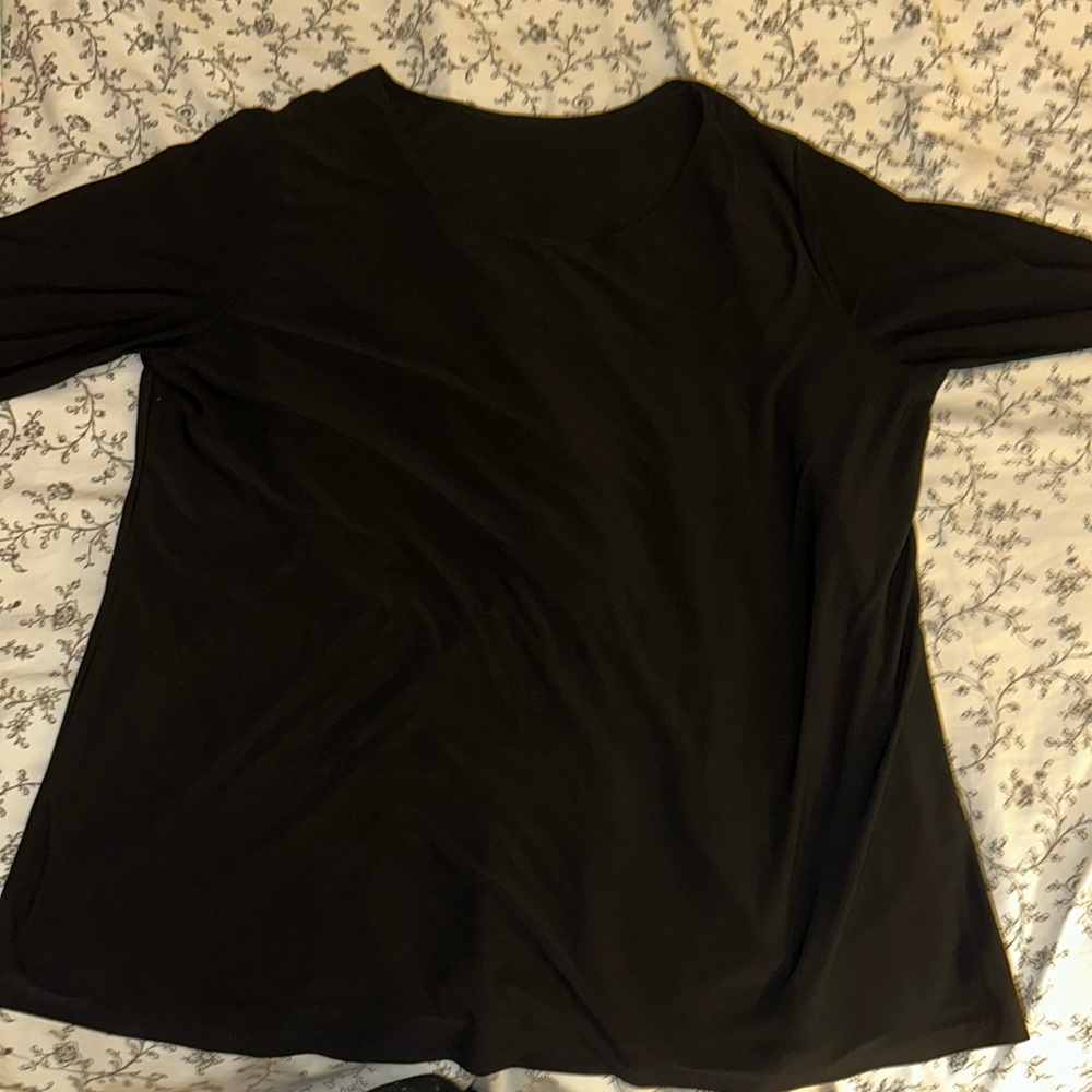 Women’s quarter inch long sleeve